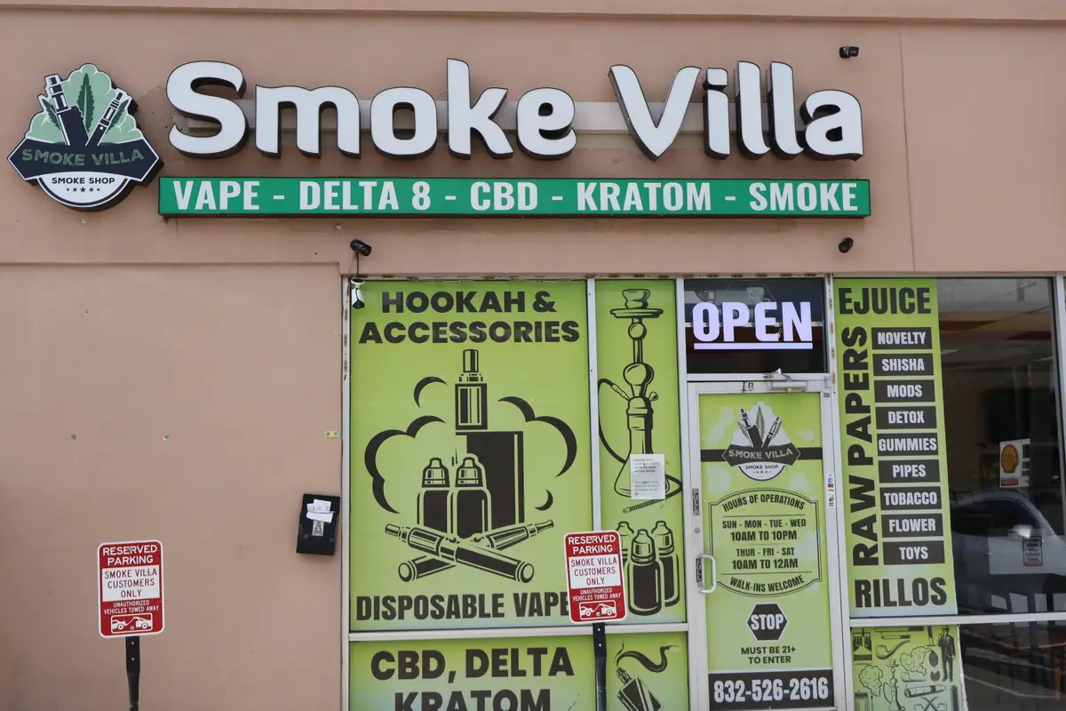 Smoke Villa Humble storefront